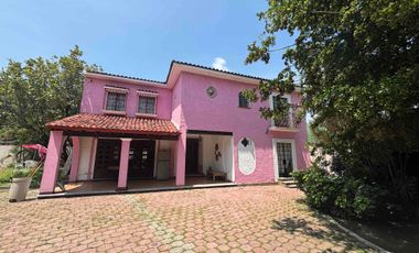 Casa en renta con amplio Terreno, Centro - Jiutepec Morelos