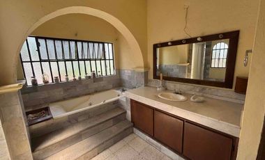 Casa en renta con amplio Terreno, Centro - Jiutepec Morelos
