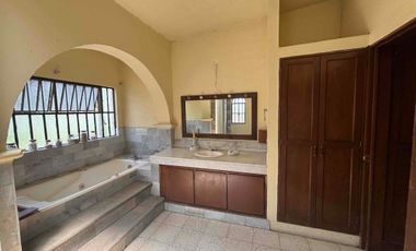 Casa en renta con amplio Terreno, Centro - Jiutepec Morelos