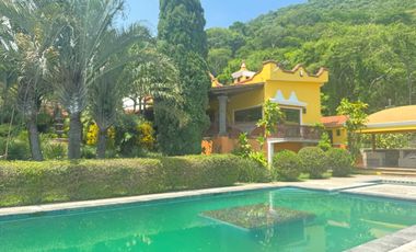 RESIDENCIA TIPO HACIENDA CON HERMOSA VISTA CLUB DE GOLF SAN GASPAR