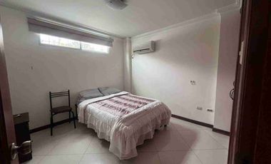 alquilo departamento en Kennedy Norte