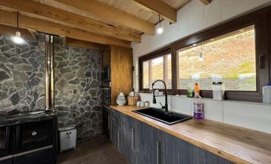 En venta amplia casa chilota en Castro, Chiloé