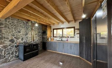 En venta amplia casa chilota en Castro, Chiloé