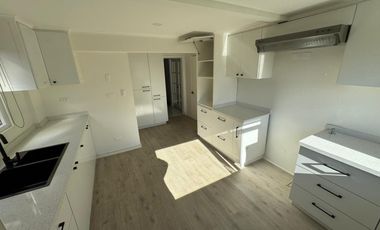 ¡Casa en venta en excelente estado, completamente renovada!