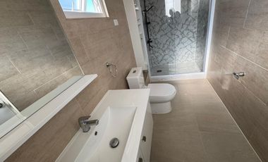 ¡Casa en venta en excelente estado, completamente renovada!