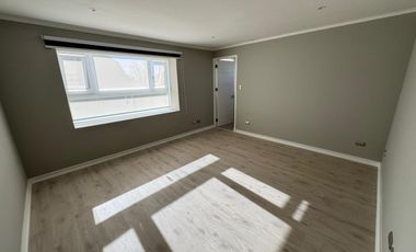 ¡Casa en venta en excelente estado, completamente renovada!