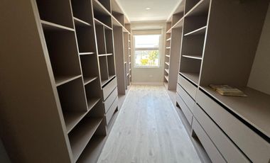 ¡Casa en venta en excelente estado, completamente renovada!