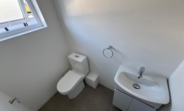 ¡Casa en venta en excelente estado, completamente renovada!