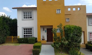 LINDA CASA EN VENTA VILLAS DEL CAMPO, CALIMAYA EN PRIVADA, VEN A CONOCER TU NUEVO HOGAR