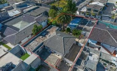 CASA EN VENTA CON  TERRENO EN QUITO