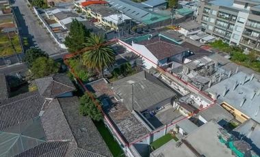 CASA EN VENTA CON  TERRENO EN QUITO