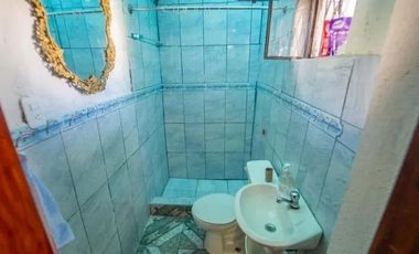 CASA EN VENTA CON  TERRENO EN QUITO