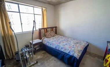 CASA EN VENTA CON  TERRENO EN QUITO