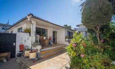 CASA EN VENTA CON  TERRENO EN QUITO
