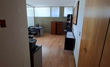 Oficina 2 privados , 1 baño, 2 estacionamientos  moderno edificio en el corazón de Reñacaa