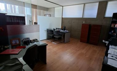 Oficina 2 privados , 1 baño, 2 estacionamientos  moderno edificio en el corazón de Reñacaa