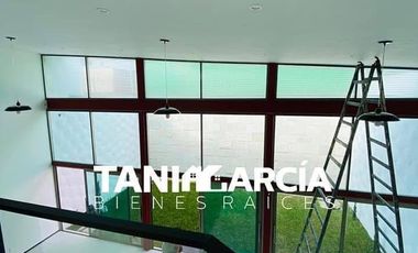 Rento Bella Casa, diseño doble altura, Fraccionamiento Privado en Córdoba.