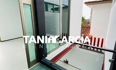 Rento Bella Casa, diseño doble altura, Fraccionamiento Privado en Córdoba.