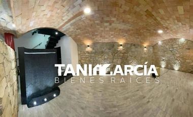 Rento Bella Casa, diseño doble altura, Fraccionamiento Privado en Córdoba.