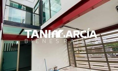 Rento Bella Casa, diseño doble altura, Fraccionamiento Privado en Córdoba.