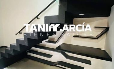 Rento Bella Casa, diseño doble altura, Fraccionamiento Privado en Córdoba.