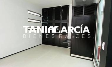 Rento Bella Casa, diseño doble altura, Fraccionamiento Privado en Córdoba.