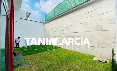 Rento Bella Casa, diseño doble altura, Fraccionamiento Privado en Córdoba.