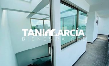 Rento Bella Casa, diseño doble altura, Fraccionamiento Privado en Córdoba.