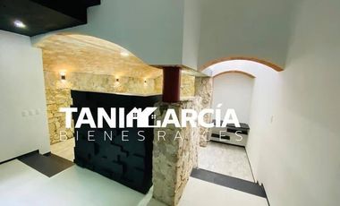 Rento Bella Casa, diseño doble altura, Fraccionamiento Privado en Córdoba.