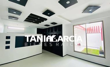 Rento Bella Casa, diseño doble altura, Fraccionamiento Privado en Córdoba.