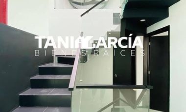 Rento Bella Casa, diseño doble altura, Fraccionamiento Privado en Córdoba.