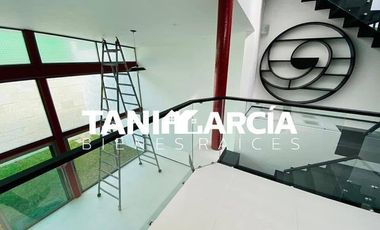 Rento Bella Casa, diseño doble altura, Fraccionamiento Privado en Córdoba.