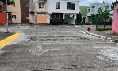 CASA DE 3 RECAMARAS EN RENTA EN FRACCIONAMIENTO BONATERRA. EN CLUSTER CON ALBERCA.