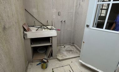 CASA DE 3 RECAMARAS EN RENTA EN FRACCIONAMIENTO BONATERRA. EN CLUSTER CON ALBERCA.