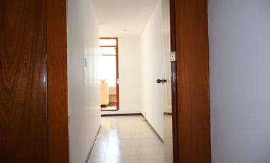 Despacho en Renta en Edificio Eloina, Av. Juárez, Zona Esmeralda, Puebla.