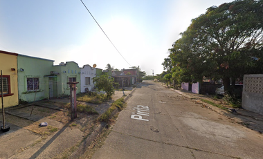 CASA EN VENTA EN FRACCIONAMIENTO CDAD OLMECA VERACRUZ DE REMATE