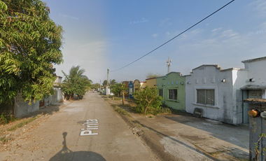 CASA EN VENTA EN FRACCIONAMIENTO CDAD OLMECA VERACRUZ DE REMATE