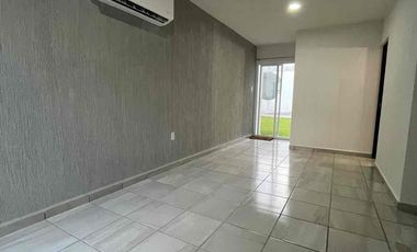CASA DE 3 RECÁMARAS EN RENTA, CLIMATIZADA, ALBERCA EN CLUSTER. LAGOS DE PUENTE MORENO, VERACRUZ $9,800 POR MES