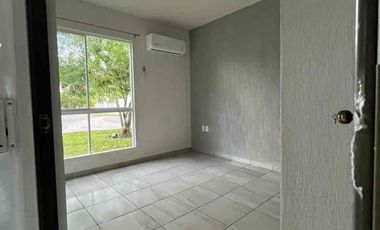 CASA DE 3 RECÁMARAS EN RENTA, CLIMATIZADA, ALBERCA EN CLUSTER. LAGOS DE PUENTE MORENO, VERACRUZ $9,800 POR MES