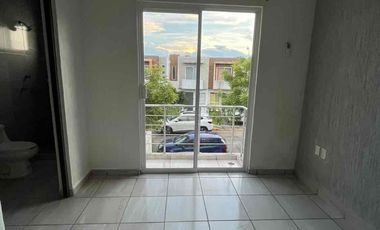 CASA DE 3 RECÁMARAS EN RENTA, CLIMATIZADA, ALBERCA EN CLUSTER. LAGOS DE PUENTE MORENO, VERACRUZ $9,800 POR MES