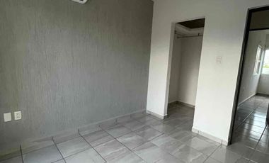 CASA DE 3 RECÁMARAS EN RENTA, CLIMATIZADA, ALBERCA EN CLUSTER. LAGOS DE PUENTE MORENO, VERACRUZ $9,800 POR MES