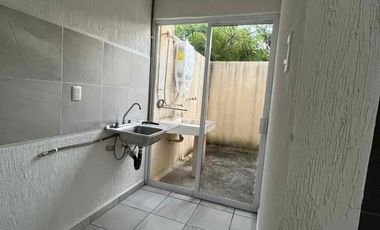 CASA DE 3 RECÁMARAS EN RENTA, CLIMATIZADA, ALBERCA EN CLUSTER. LAGOS DE PUENTE MORENO, VERACRUZ $9,800 POR MES