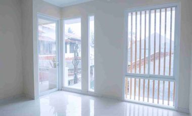 DIJUAL RUMAH 2 LANTAI MODERN MINIMALIS – DEKAT HOTEL HYATT, JALAN PALAGAN YOGYAKARTA