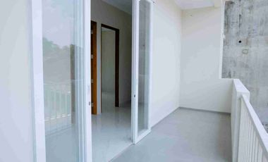 DIJUAL RUMAH 2 LANTAI MODERN MINIMALIS – DEKAT HOTEL HYATT, JALAN PALAGAN YOGYAKARTA