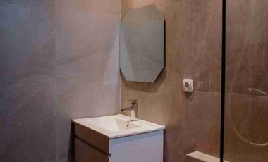 DIJUAL RUMAH 2 LANTAI MODERN MINIMALIS – DEKAT HOTEL HYATT, JALAN PALAGAN YOGYAKARTA