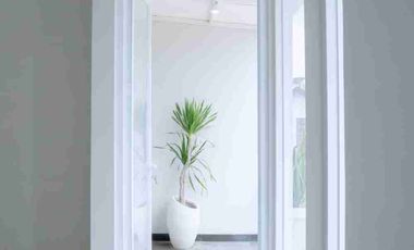 DIJUAL RUMAH 2 LANTAI MODERN MINIMALIS – DEKAT HOTEL HYATT, JALAN PALAGAN YOGYAKARTA