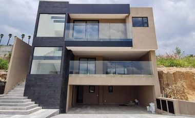 Venta casa nueva con diseño arquitectónico y acabados de alto nivel, Vanguardia y elegancia en Colonia Bosque Real. Junto al Exclusivo Bosque Real