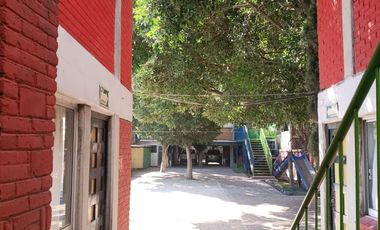 VENTA Lote comercial, con casa y salones para escuela u oficinas sobre avenida