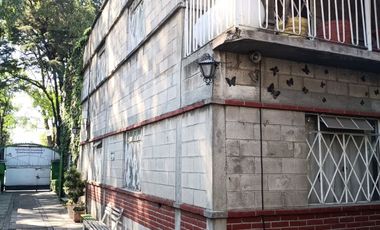 VENTA Lote comercial, con casa y salones para escuela u oficinas sobre avenida