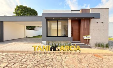 Vendo Preventa de Casa de 1 planta, lista en 1 semana, esquina, Fraccionamiento Privado, Córdoba.